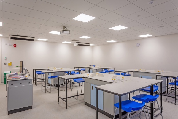 Mountbatten School Science Labs 007